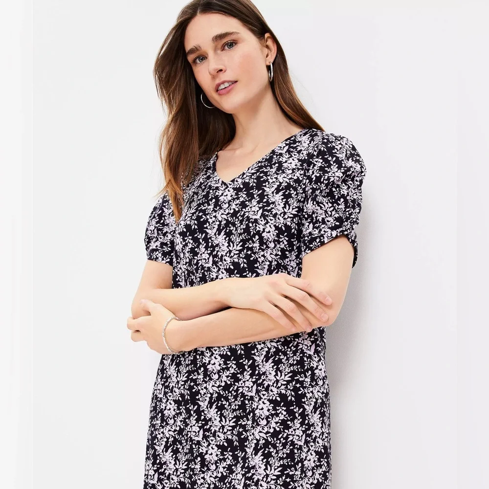LOFT Knotted Puff Sleeve V-Neck Dress - Picture 2 of 9